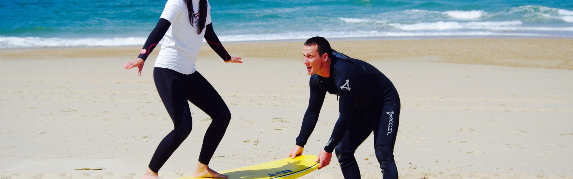Photo d'un cours privé de surf pour adulte